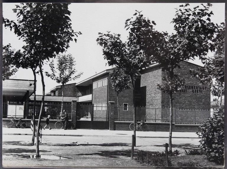 Veduta esterna della scuola elementare Fratelli Cervi di Collegno